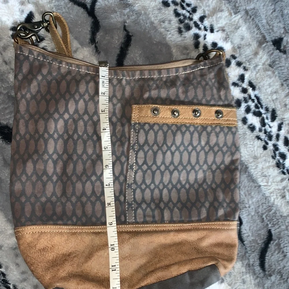 Myra Shoulder / Crossbody Bag - Picture 12 of 12